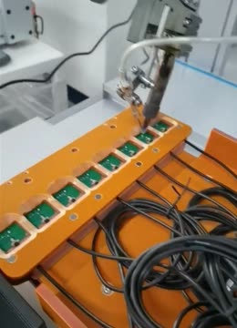 菱途科技 自動焊錫機如何革新現(xiàn)代生產(chǎn)制造